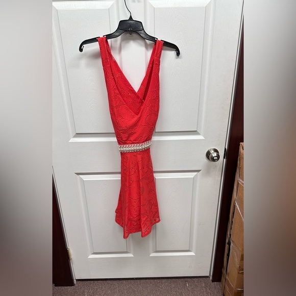 Red with pearl Waist - Picture 1 of 4